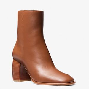 Michael Kors Maude Leather Boot in brown